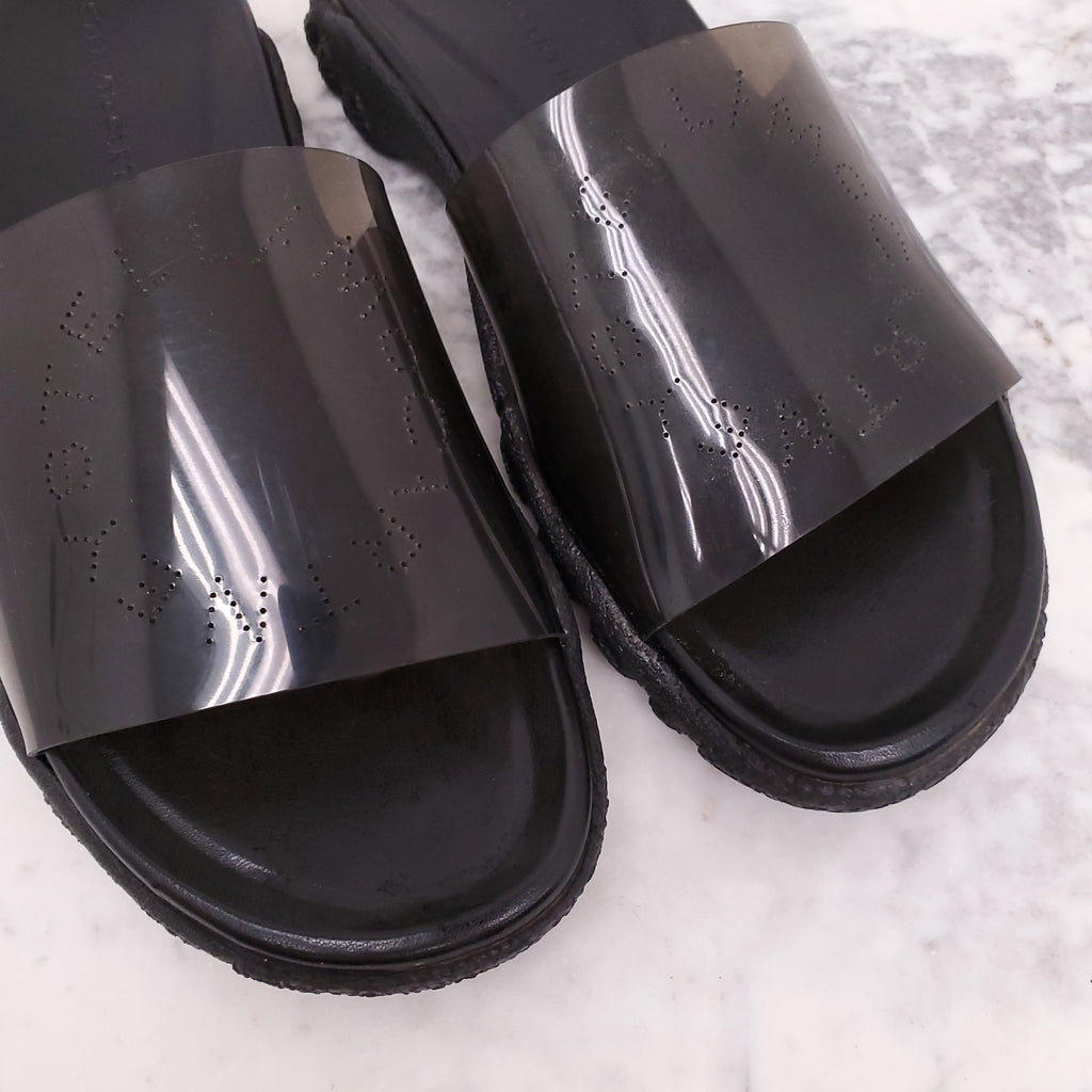 STELLA MCCARTNEY BLACK LOGO POOL SLIDES - SIZE 43