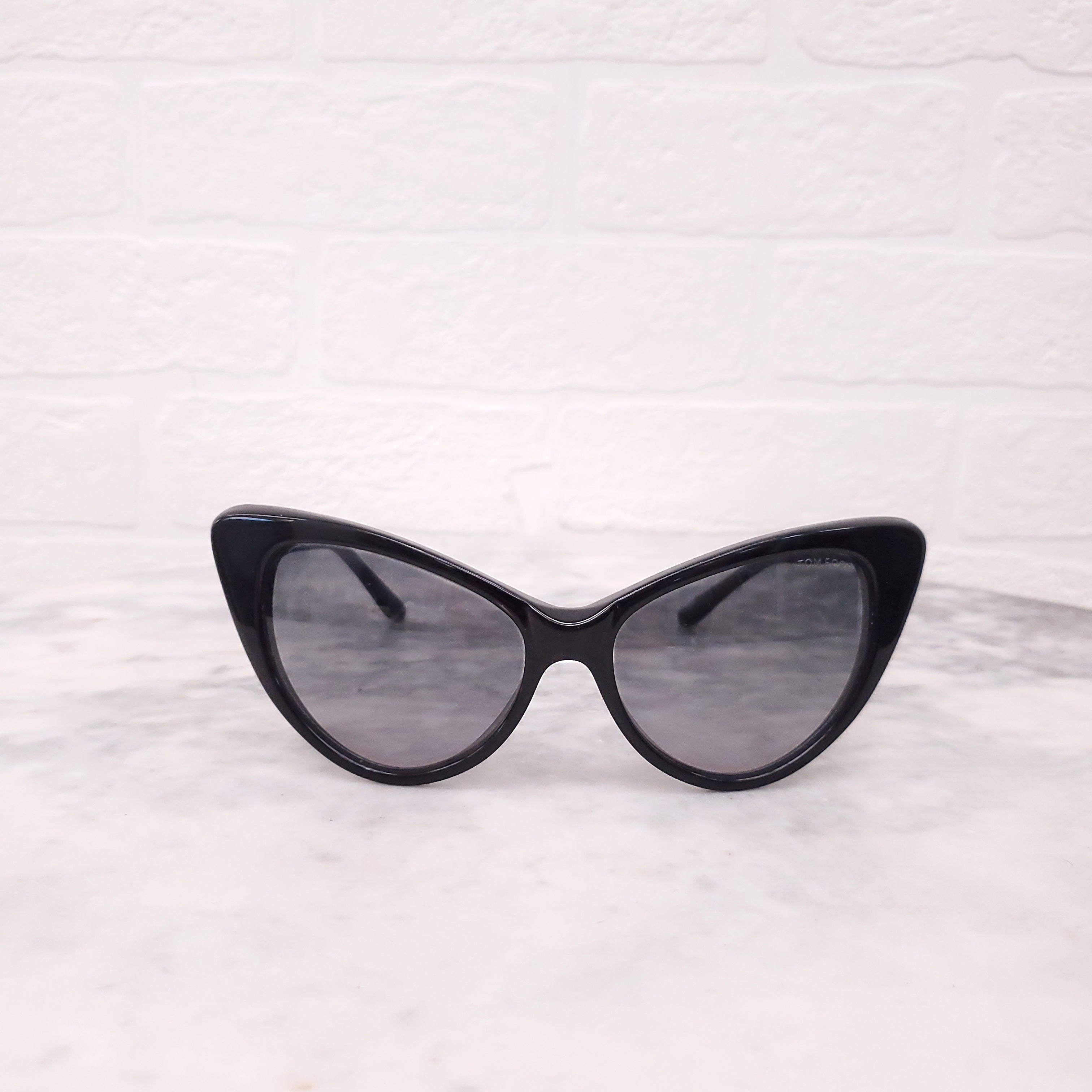TOM FORD BLACK CAT EYE SUNGLASSES
