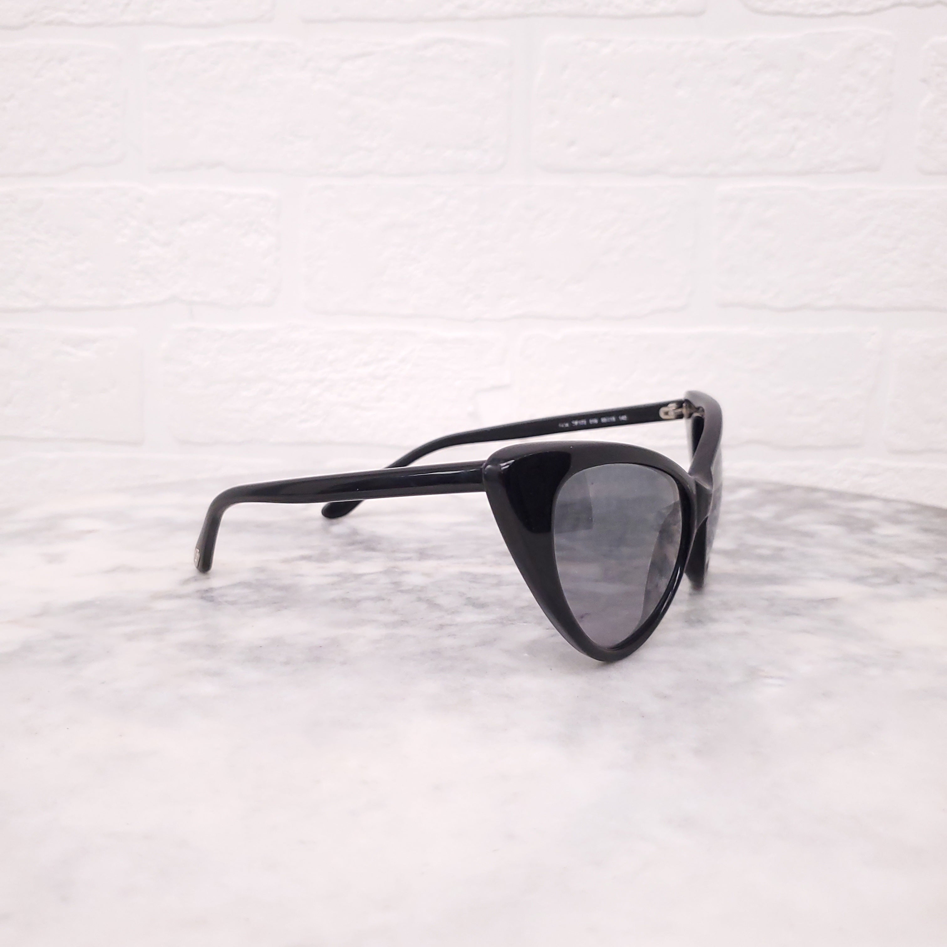 TOM FORD BLACK CAT EYE SUNGLASSES