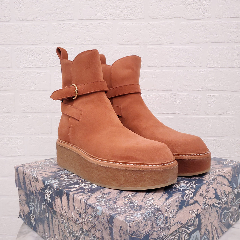 ULLA JOHNSON BURNT ORANGE SUEDE PLATFORM BOOTS WITH BUCKLE - SIZE 37