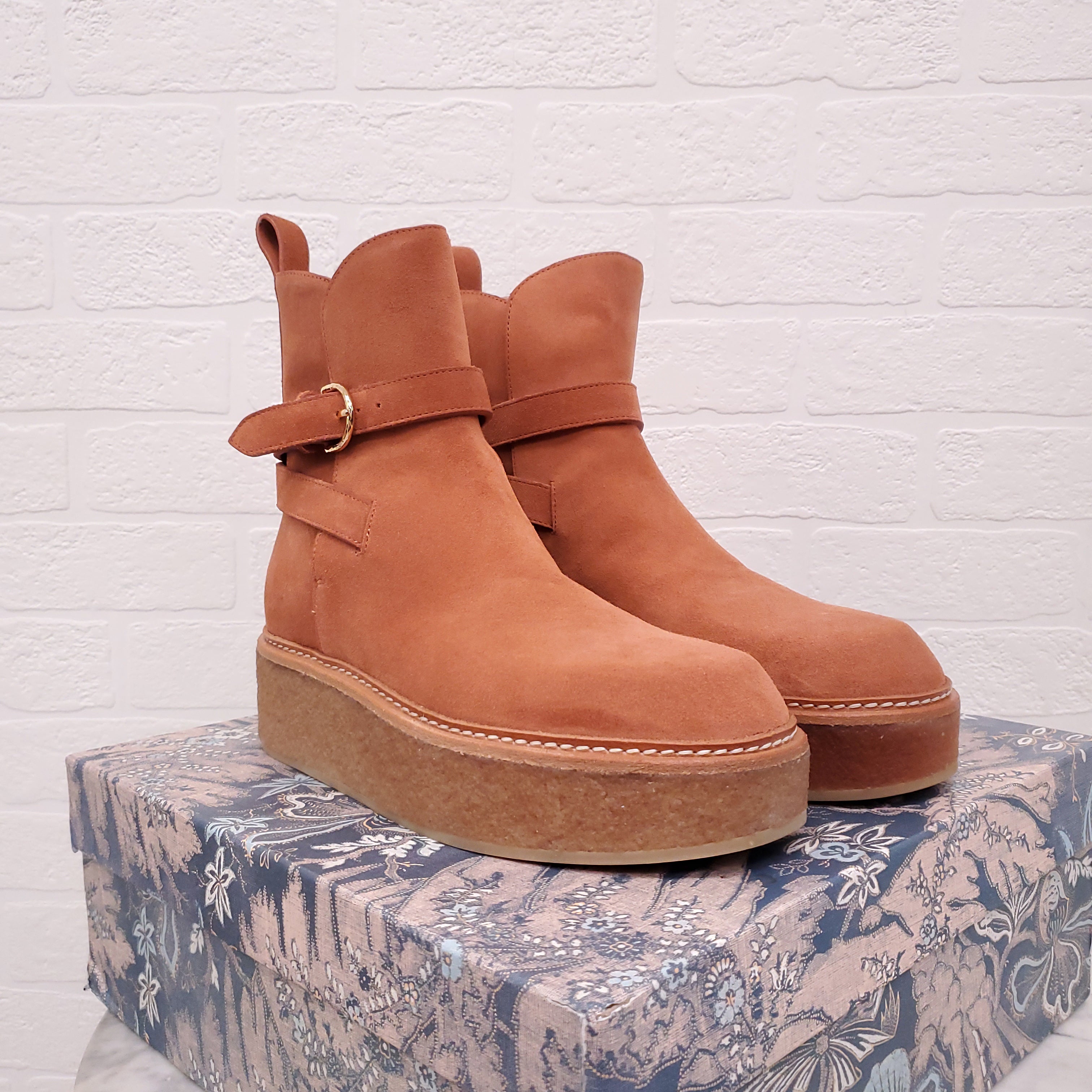 ULLA JOHNSON BURNT ORANGE SUEDE PLATFORM BOOTS WITH BUCKLE - SIZE 37