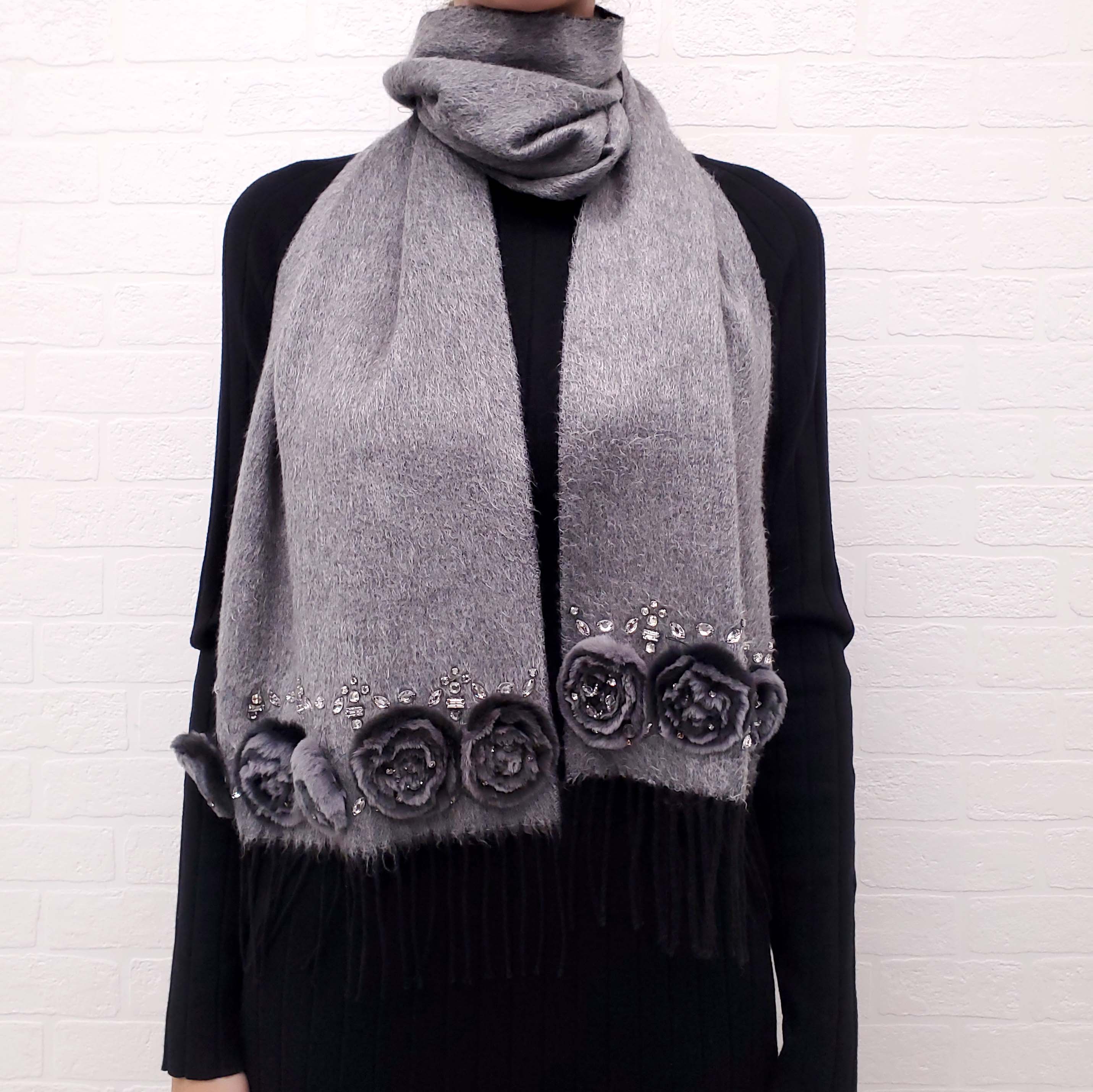 VALENTINO GREY SCARF WITH FUR FLOWERS