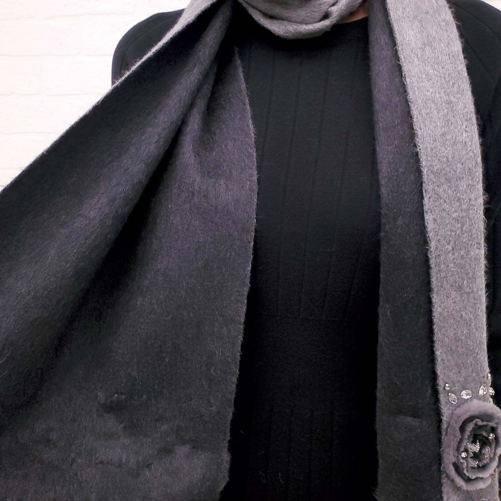 VALENTINO GREY SCARF WITH FUR FLOWERS