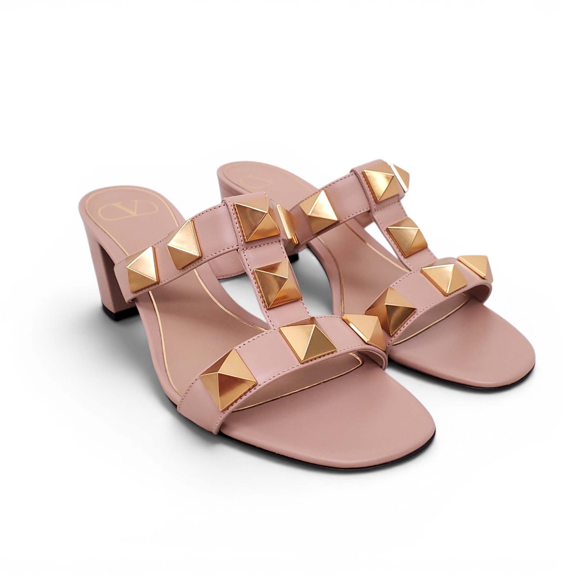 VALENTINO NUDE ROMAN ROCKSTUD BLOCK SANDALS - SIZE 38.5