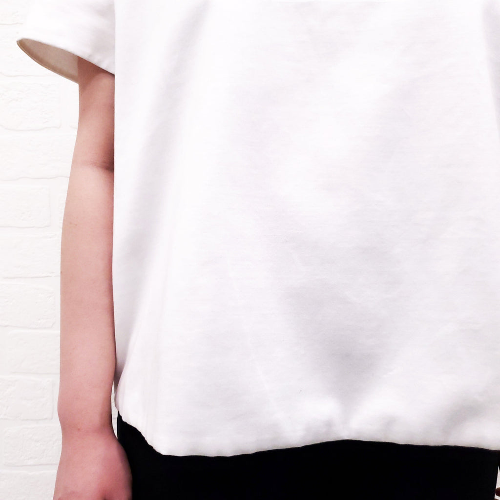 VALENTINO WHITE T-SHIRT WITH ROCKSTUD DETAIL - SIZE L