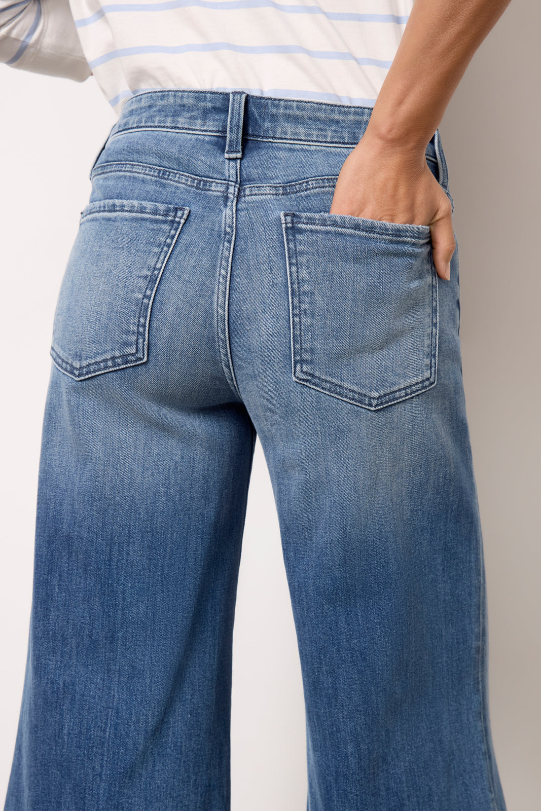 Women's Goldie w Exaggerated Hem Jeans