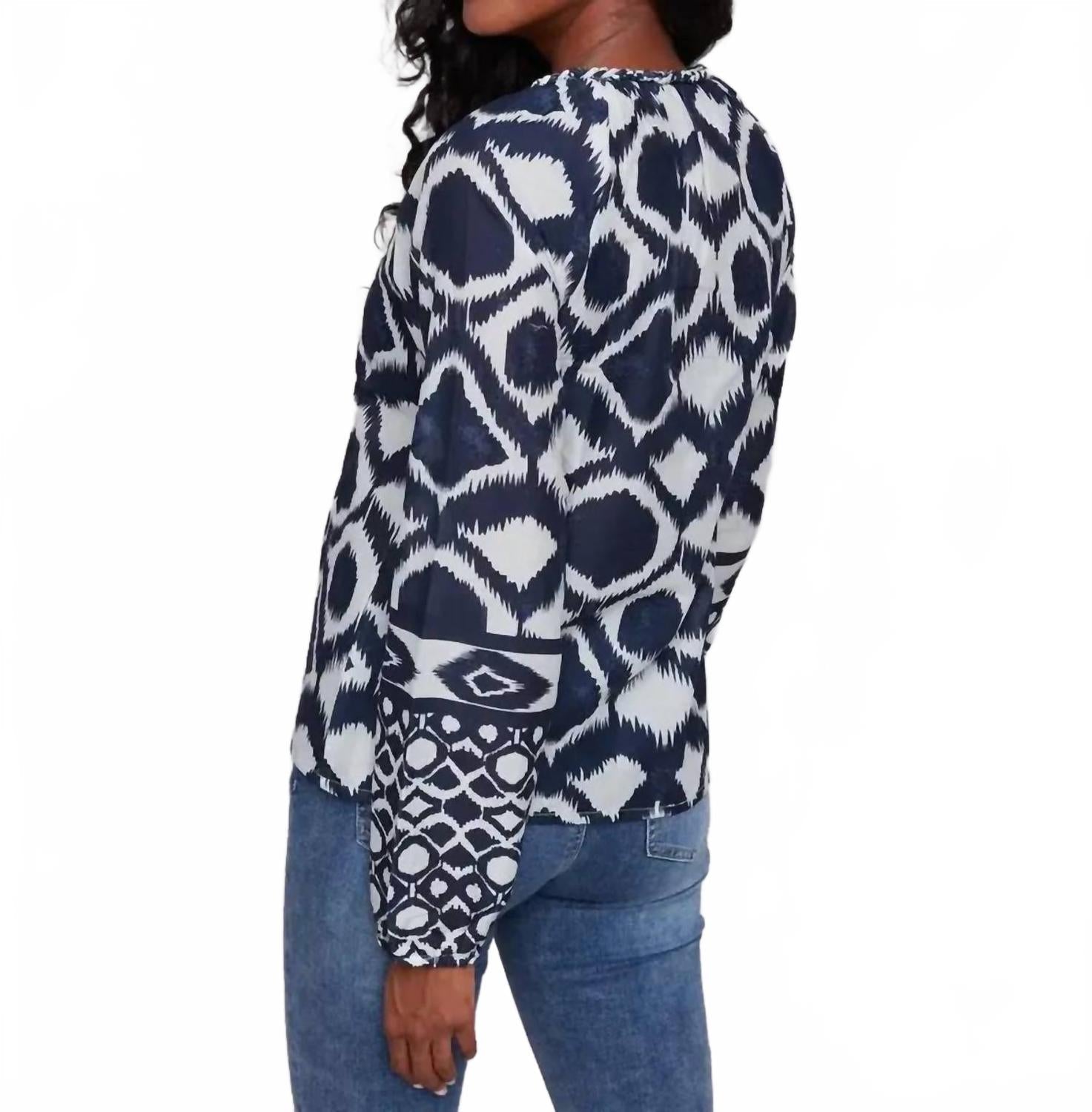 Printed Raglan Long Sleeve Popover Blouse In Navy & Cream