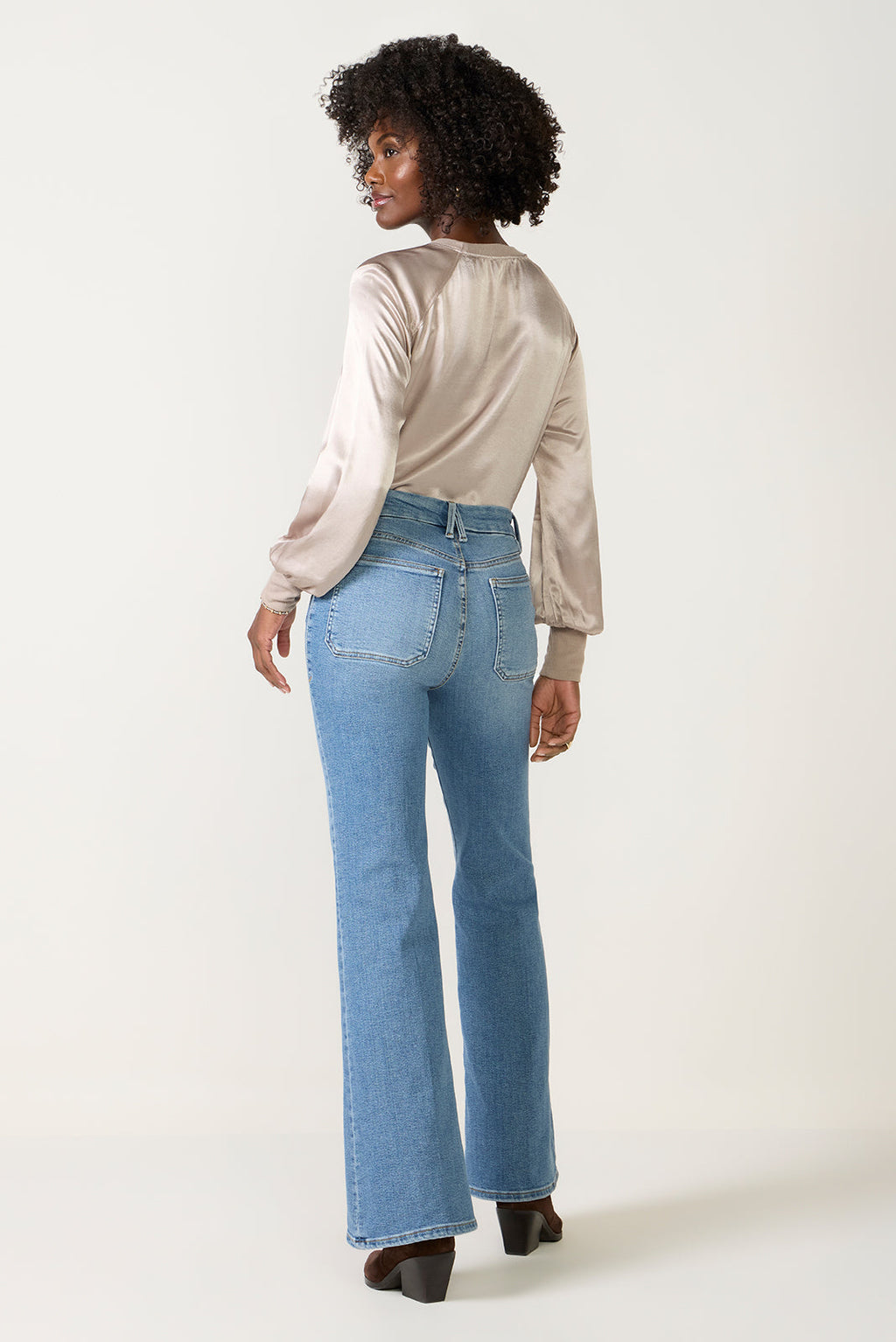 Women's Legs Flare Patch Pocket Jean