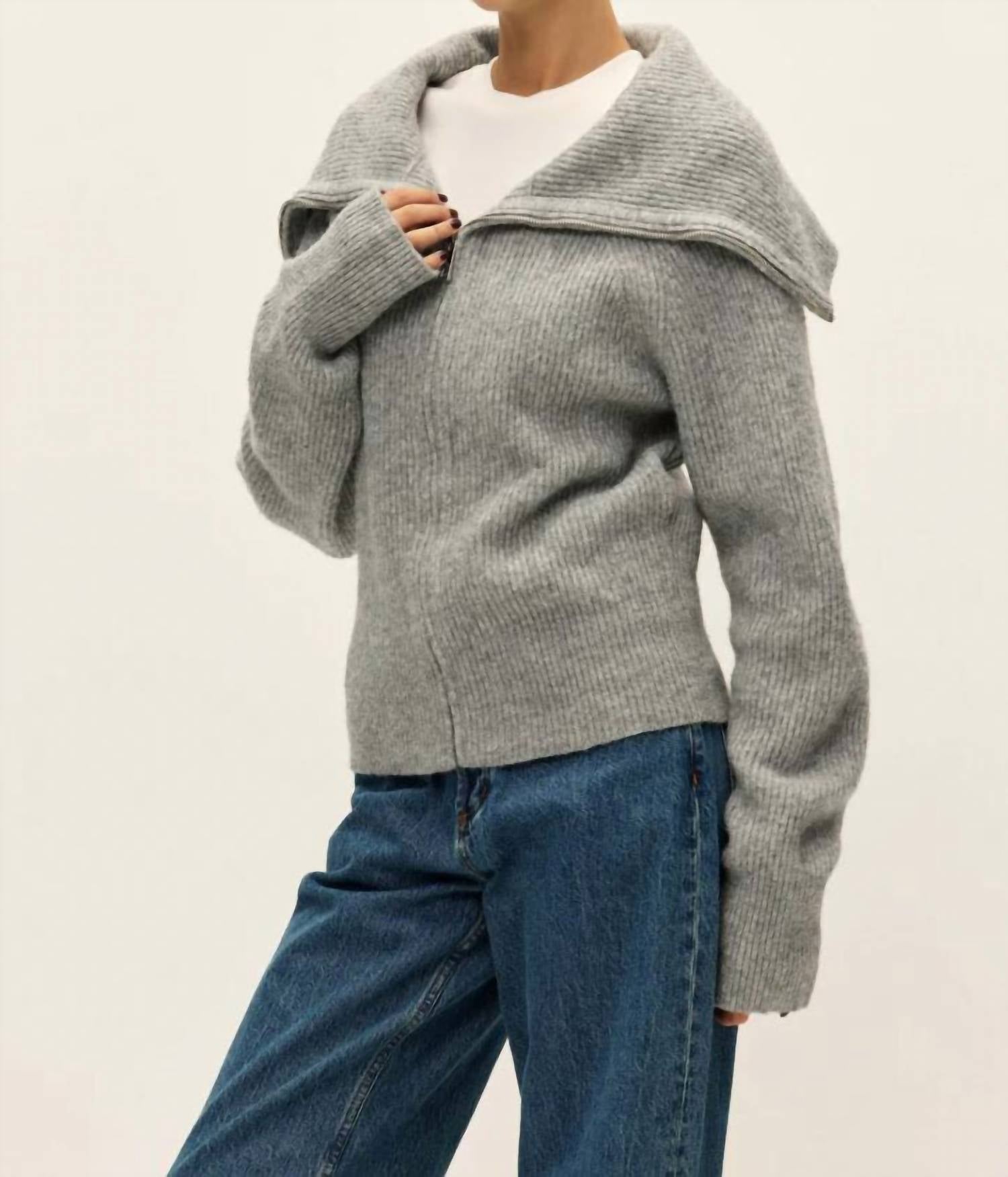 Leigh Zip Up Sweater In Heather Gray