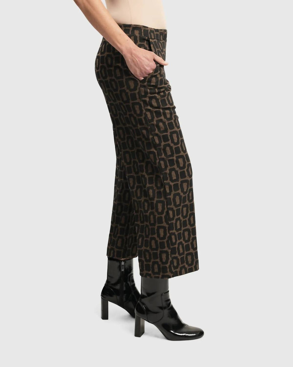 Dynamite Days Straight Leg Pants In Coffee