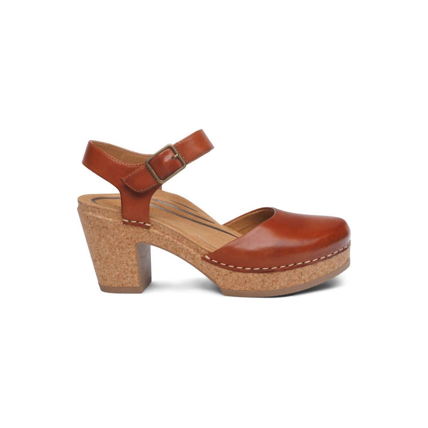 Women's Finley Clogs In Cognac