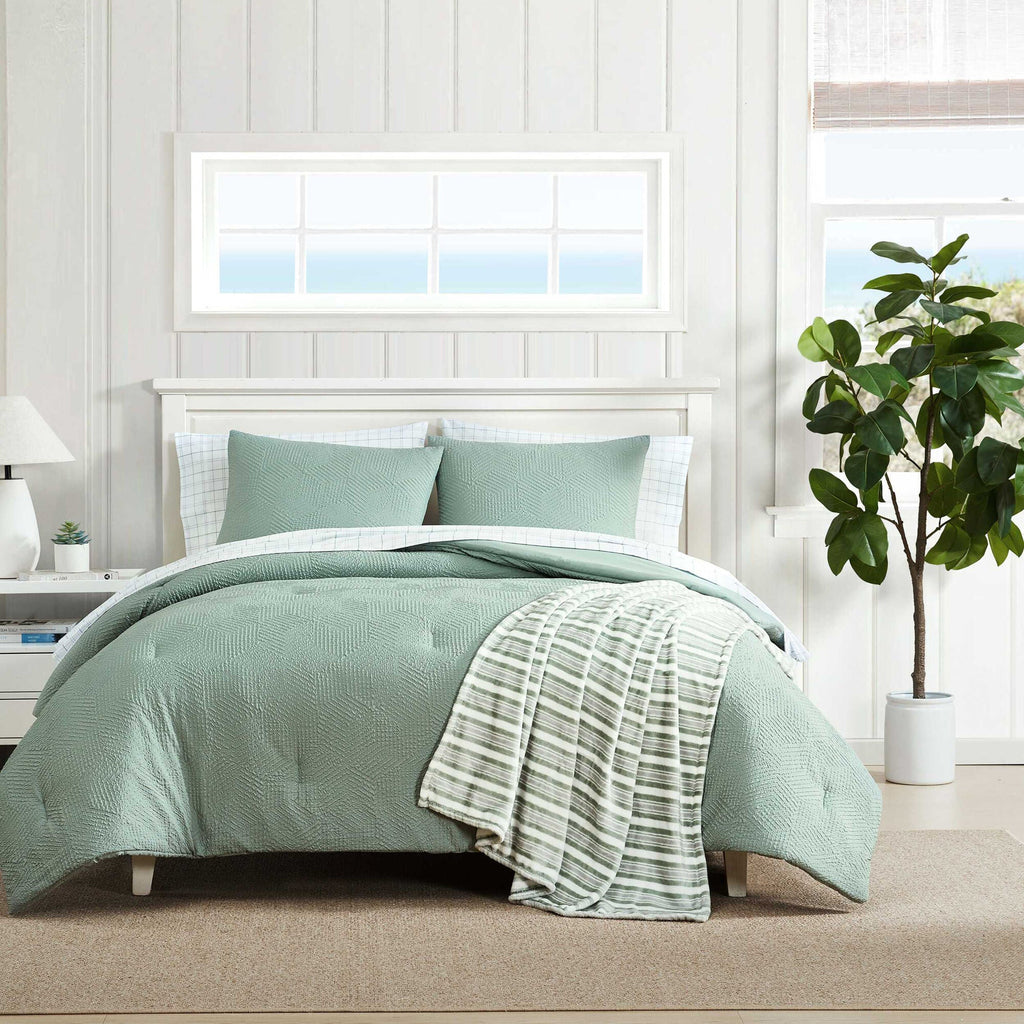 Nautica Broken Lines Green Queen Comforter Set
