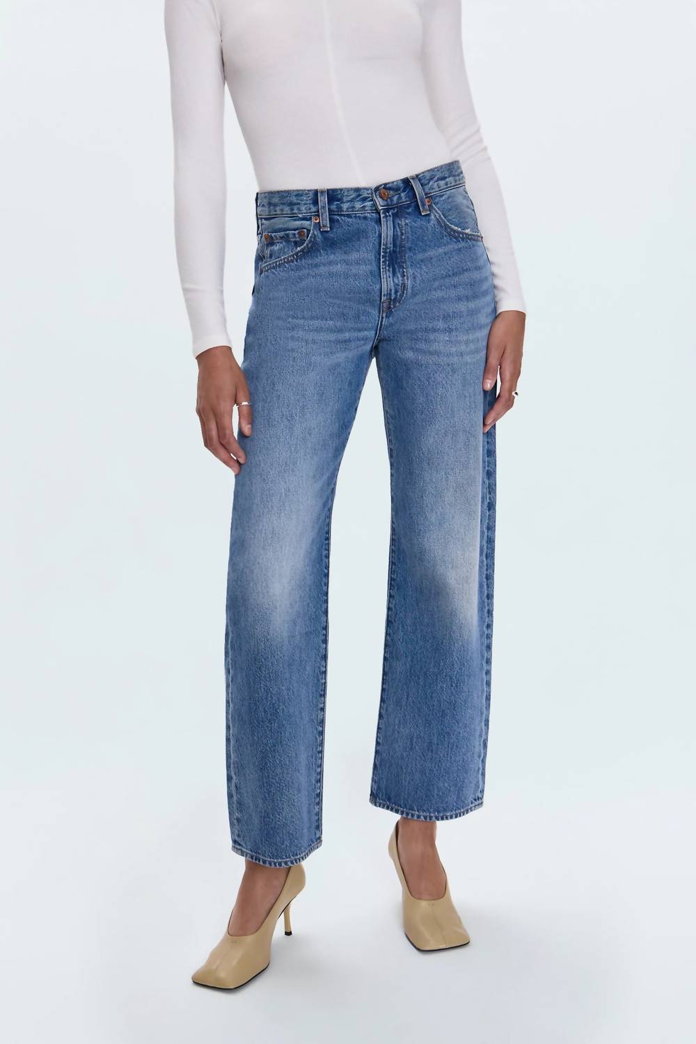 Lexi Mid Rise Bowed Straight Jeans In Metropolis