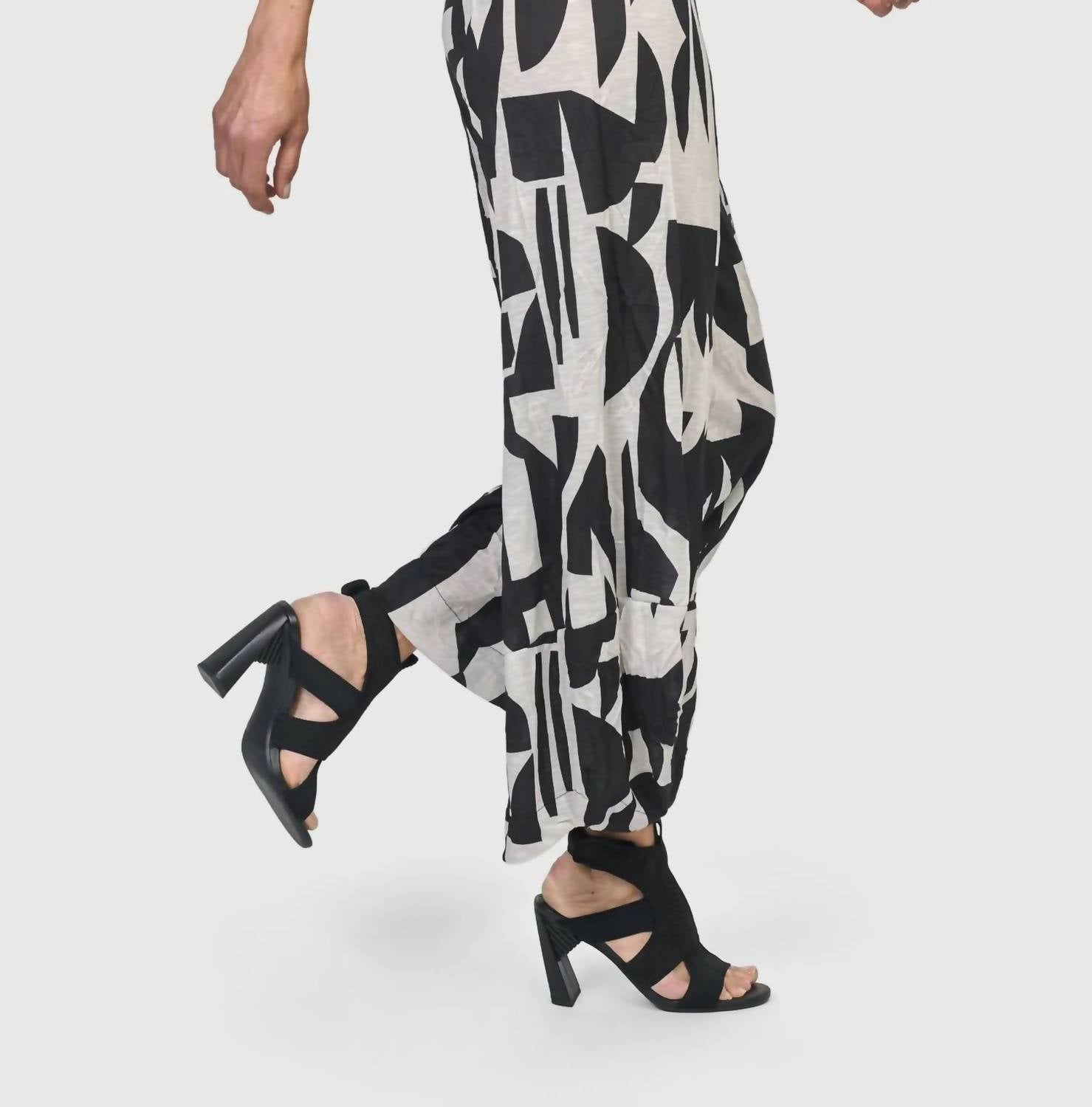 Dayglow Punto Pants In Mono