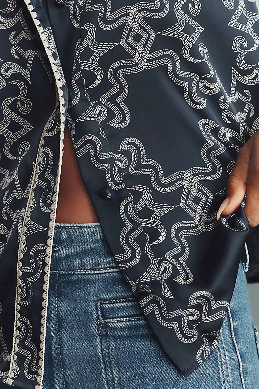 Kodie Top Silky Blouse In Navy Print