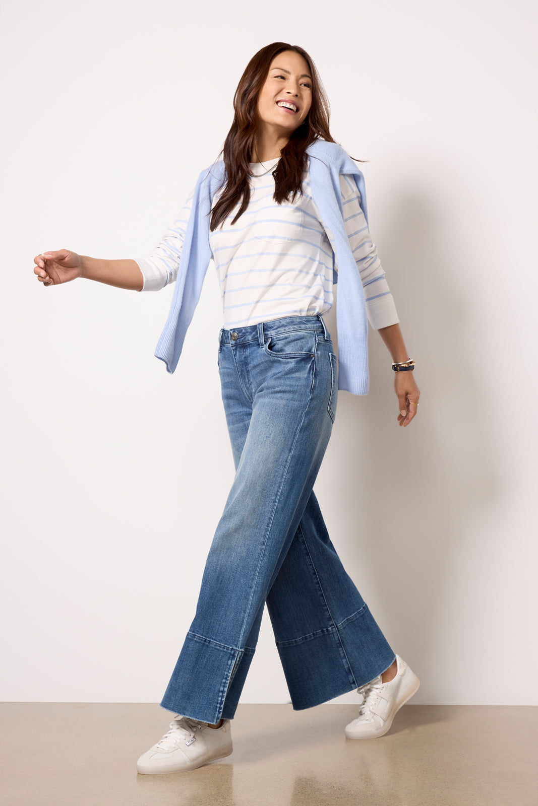 Women's Goldie w Exaggerated Hem Jeans