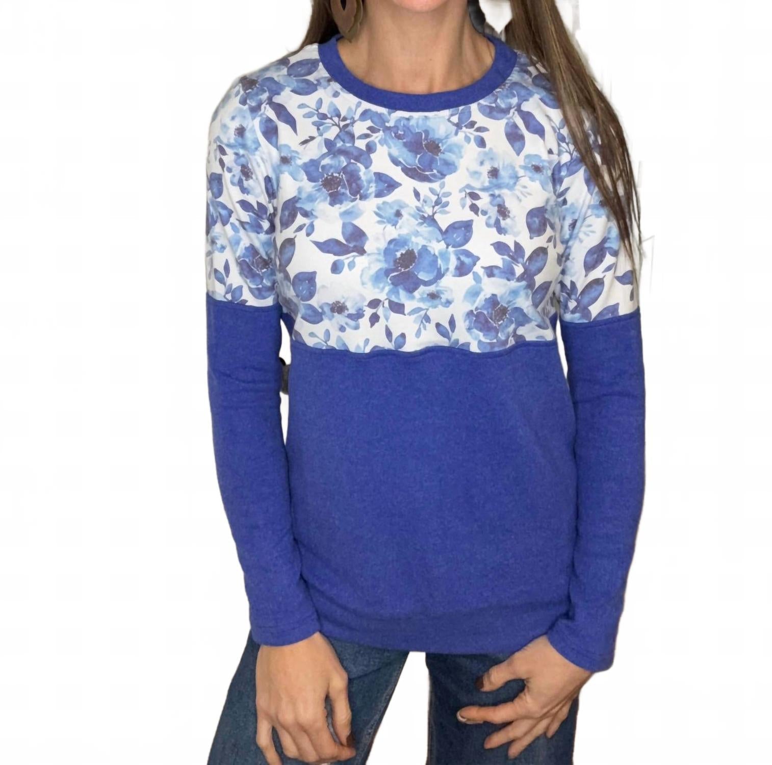 Natalie Pullover Top In Sapphire Floral