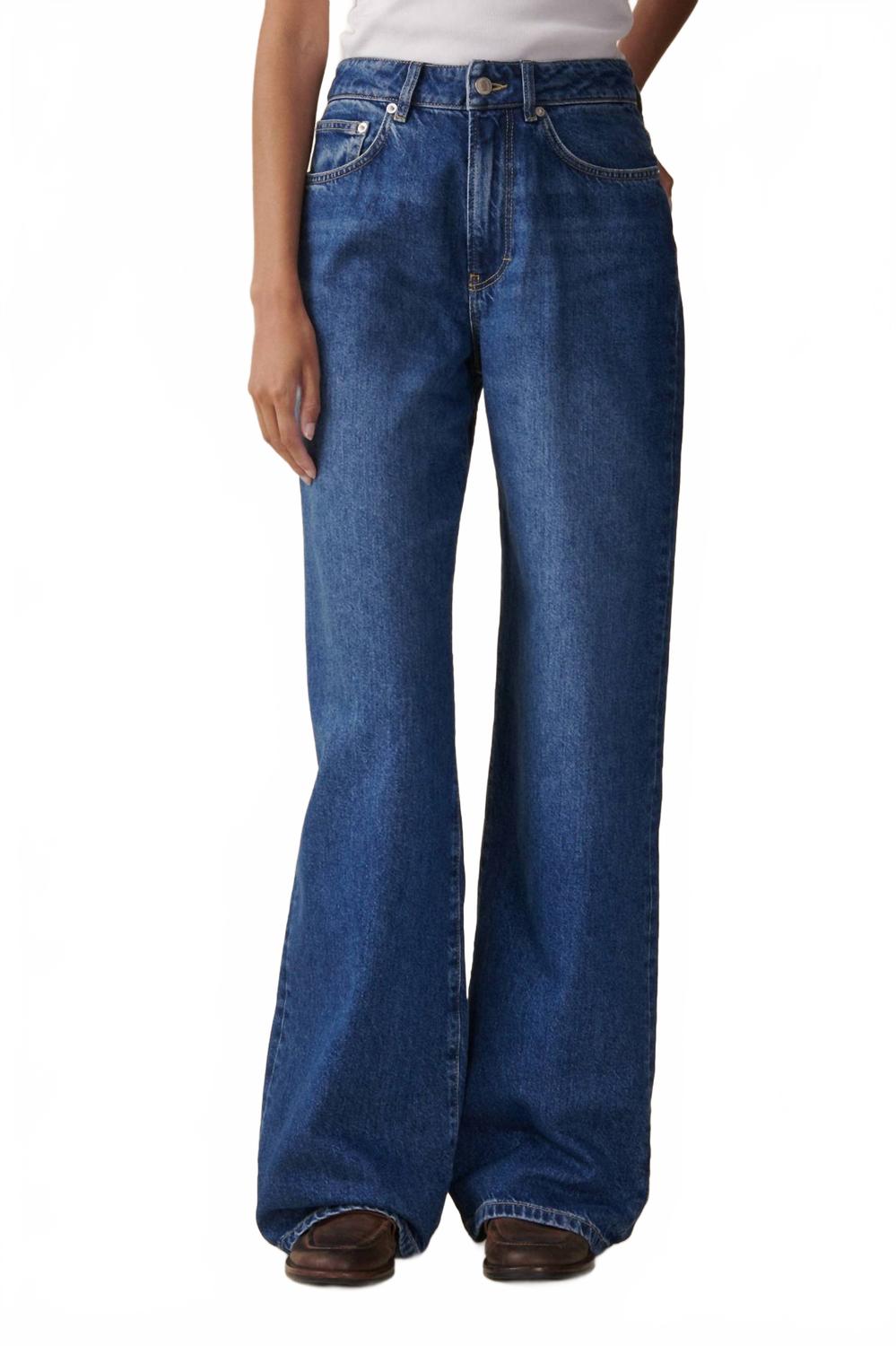 Belem Mid Rise Loose Fit Jeans In Vintage 62