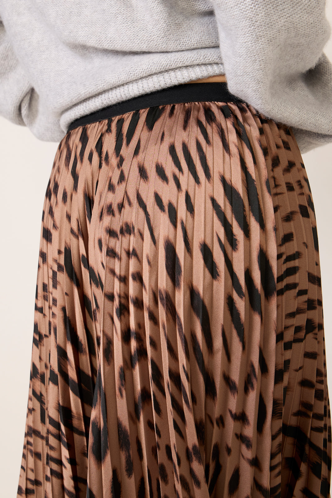 Women's Nostalgia Pleated Midi Skirt