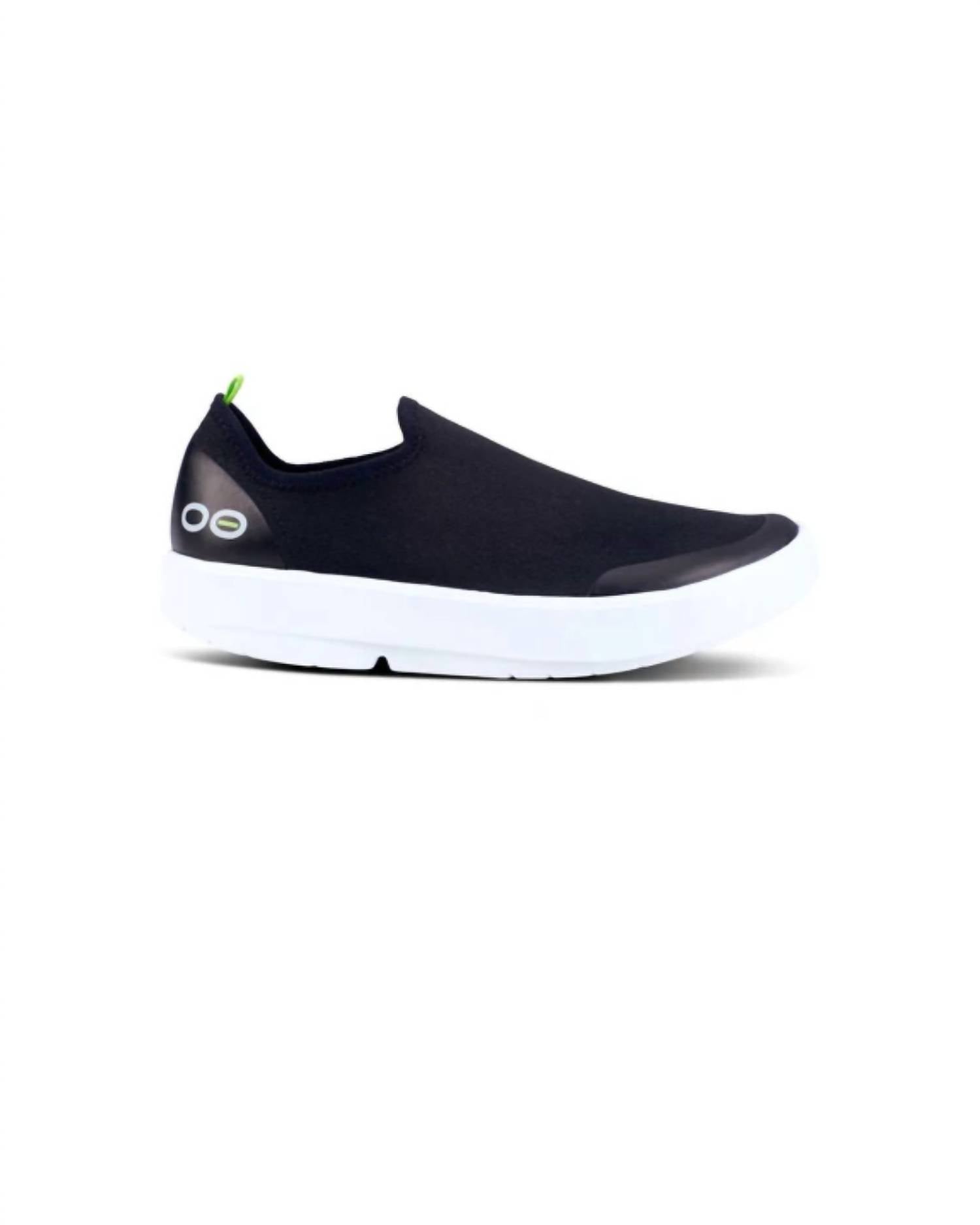Women's Oomg Eezee Shoe In White/black