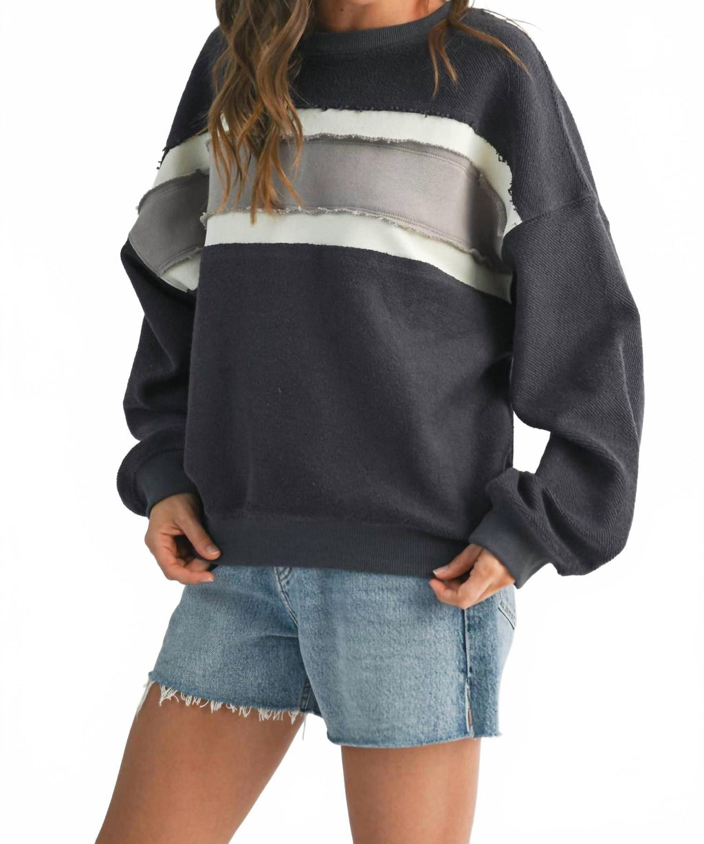 Winnie Crew Sweatshirt In Charcoal