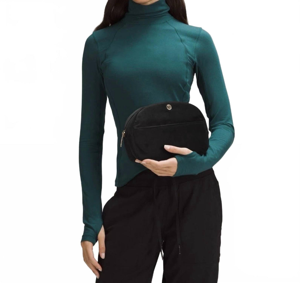 Women's Go Getter Pouch In Black/ Gold