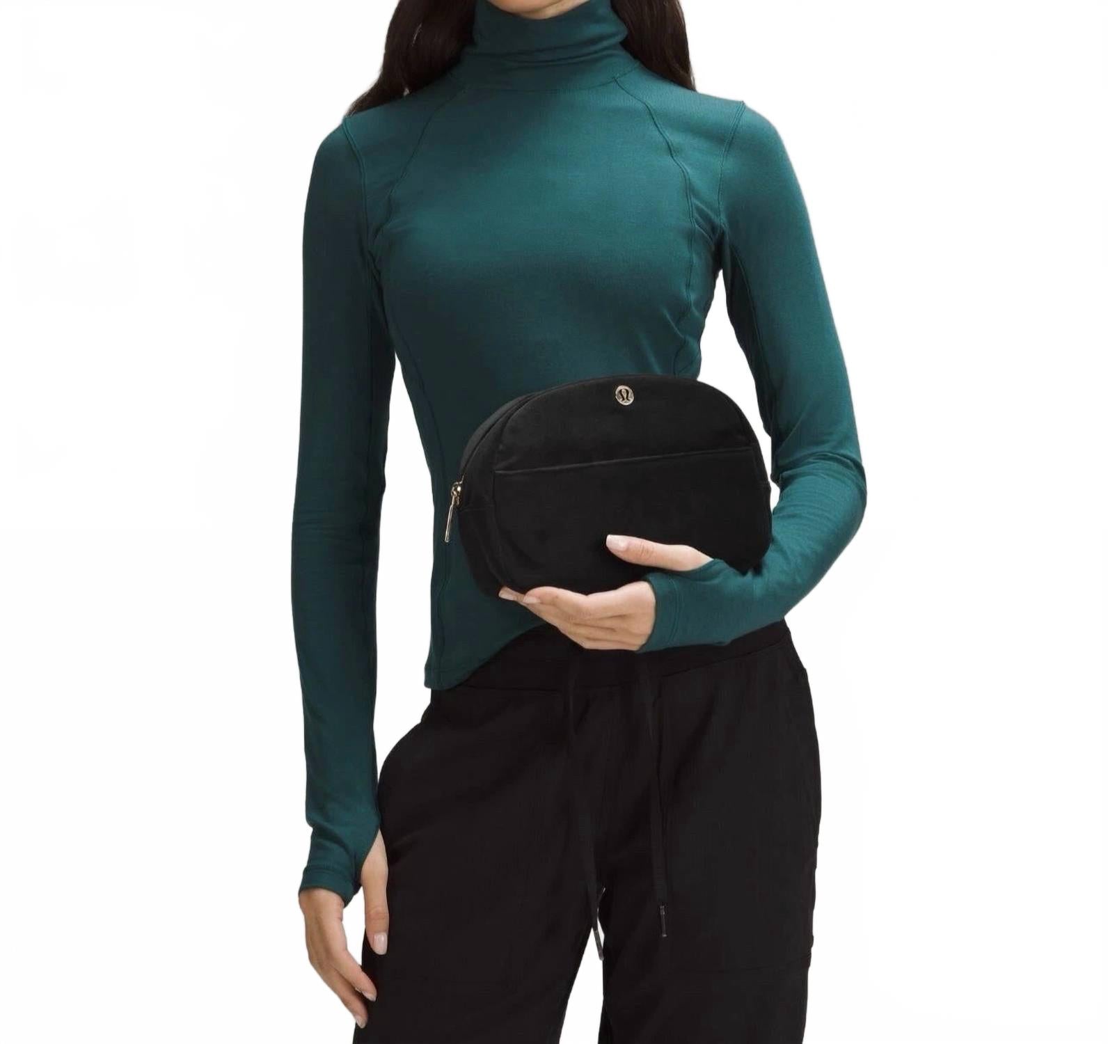 Women's Go Getter Pouch In Black/ Gold