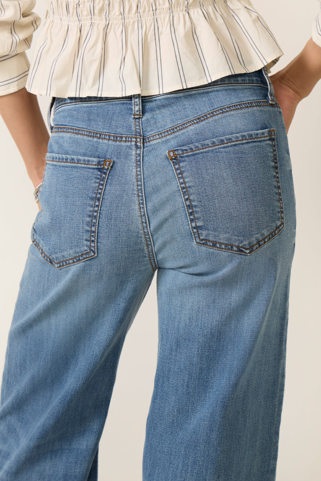 Women's Meg Wide Leg w/ Buttons Jeans