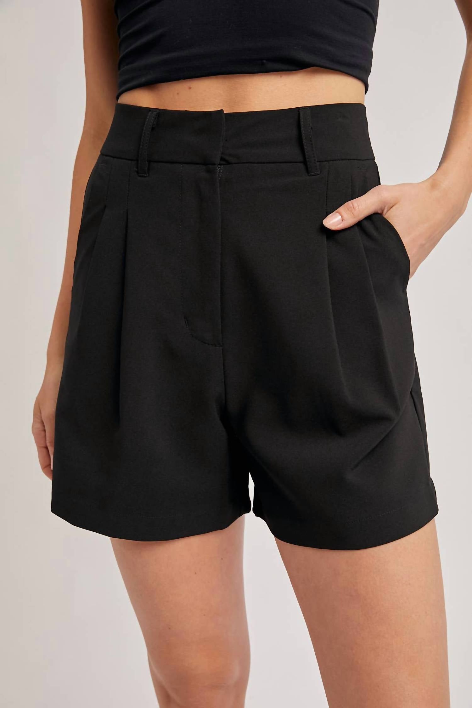 Classic Double Pleated Shorts In Black