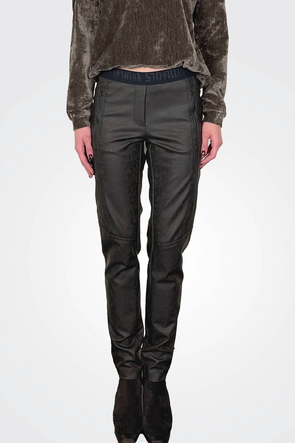 Elastic-Waist Jogger In Brown Bark