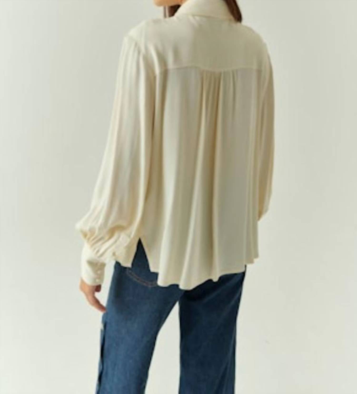 Harlee Collar Long Sleeve Shirt In Ecru