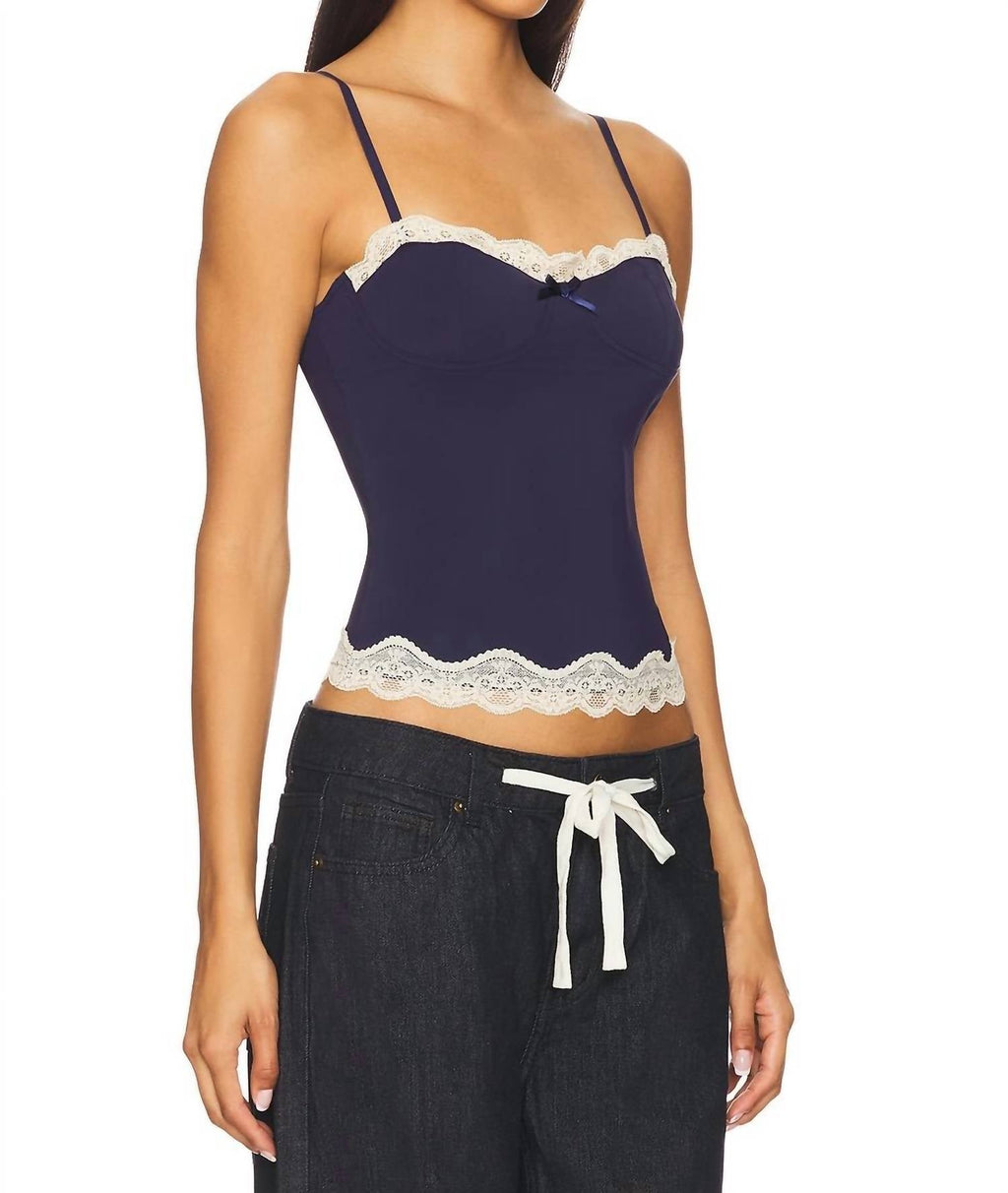 Top Model Cami Top In Deep Sea