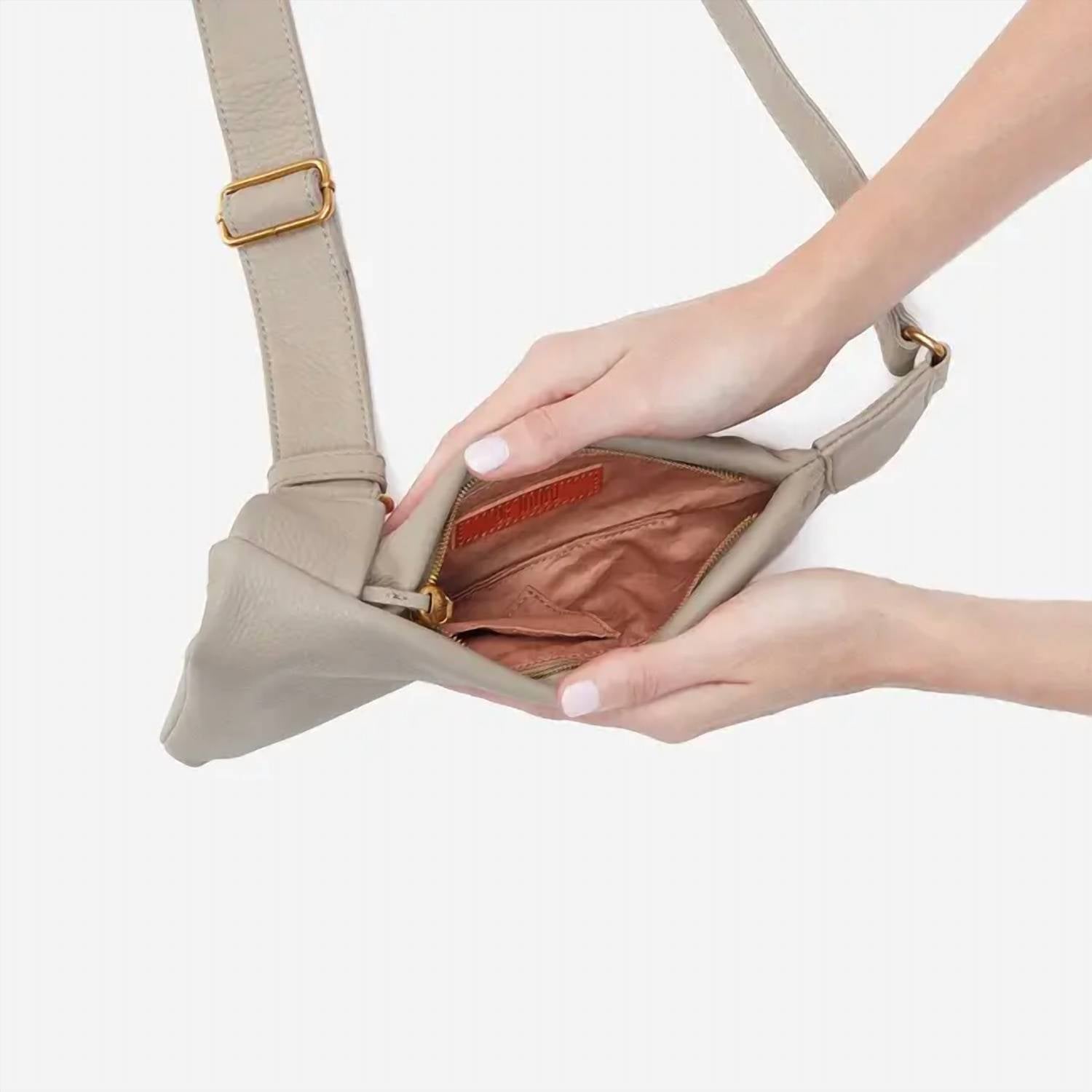 Women's Bodhi Sling Bag In Taupe