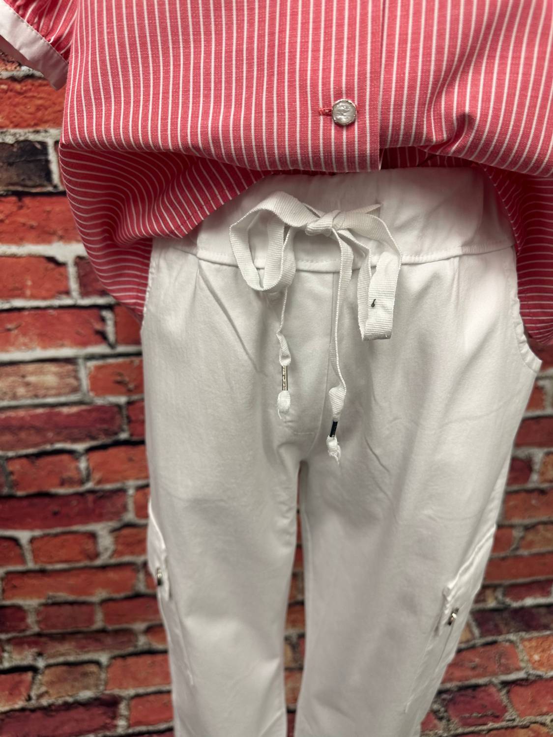 Women's Living On The Edge Pull-On Cargo Pants In Beige