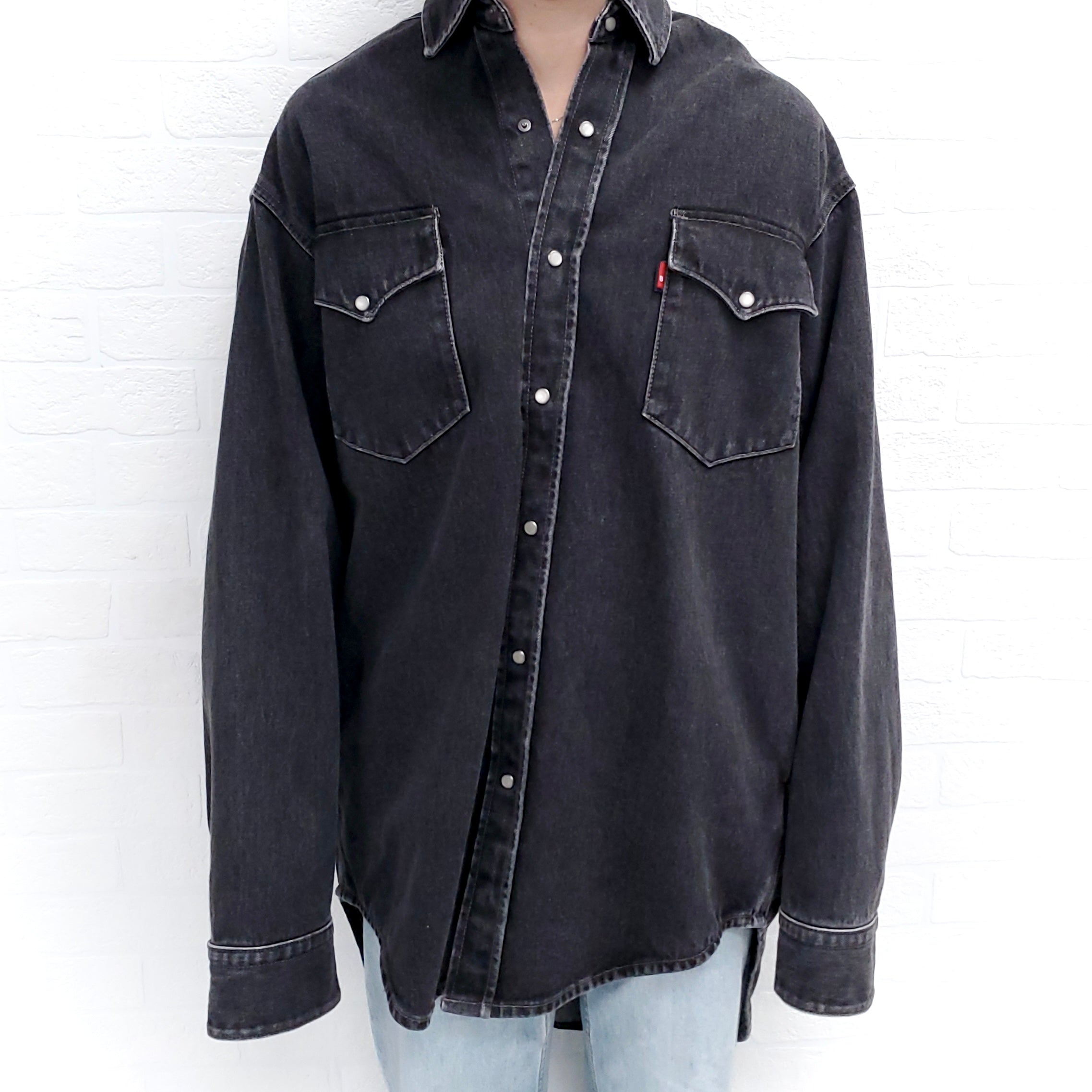 VETEMENTS X LEVIS BLACK OVERSIZED DENIM JACKET - SIZE XS