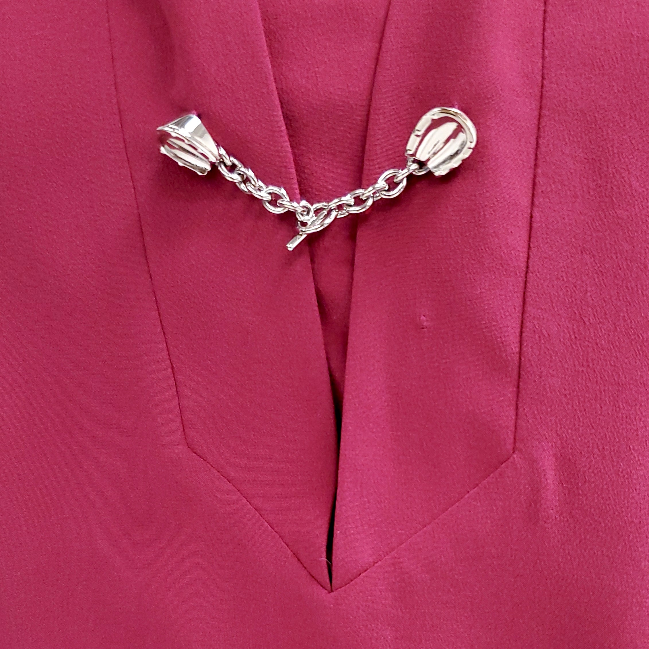 GUCCI RASPBERRY SILK DRESS WITH SILVER CHAIN DETAIL - SIZE 38