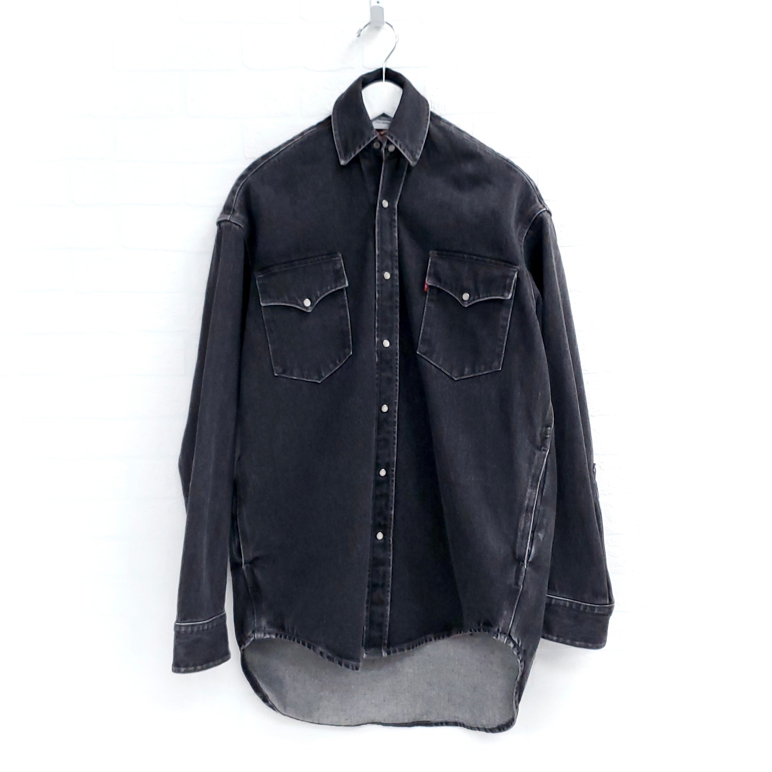 VETEMENTS X LEVIS BLACK OVERSIZED DENIM JACKET - SIZE XS