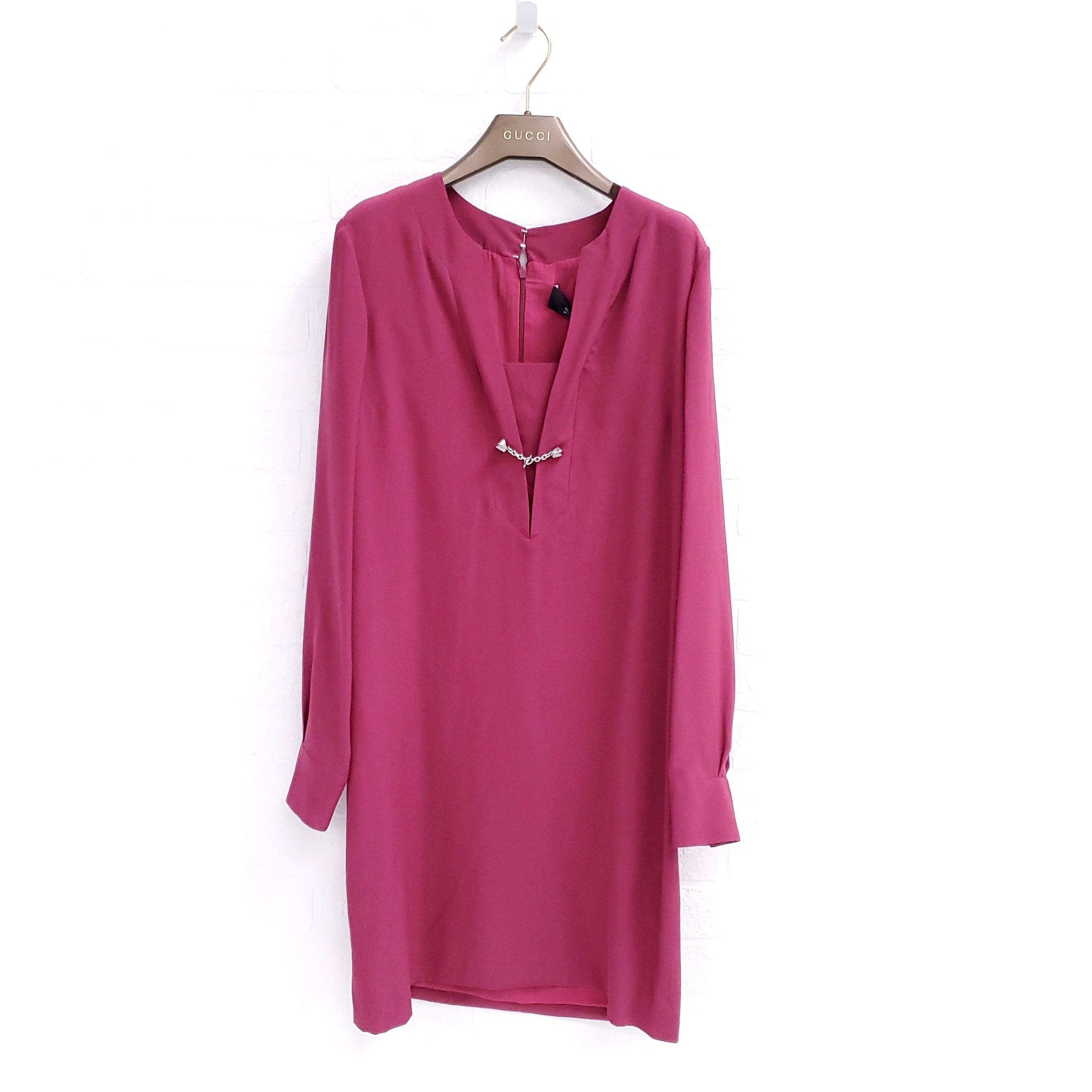 GUCCI RASPBERRY SILK DRESS WITH SILVER CHAIN DETAIL - SIZE 38
