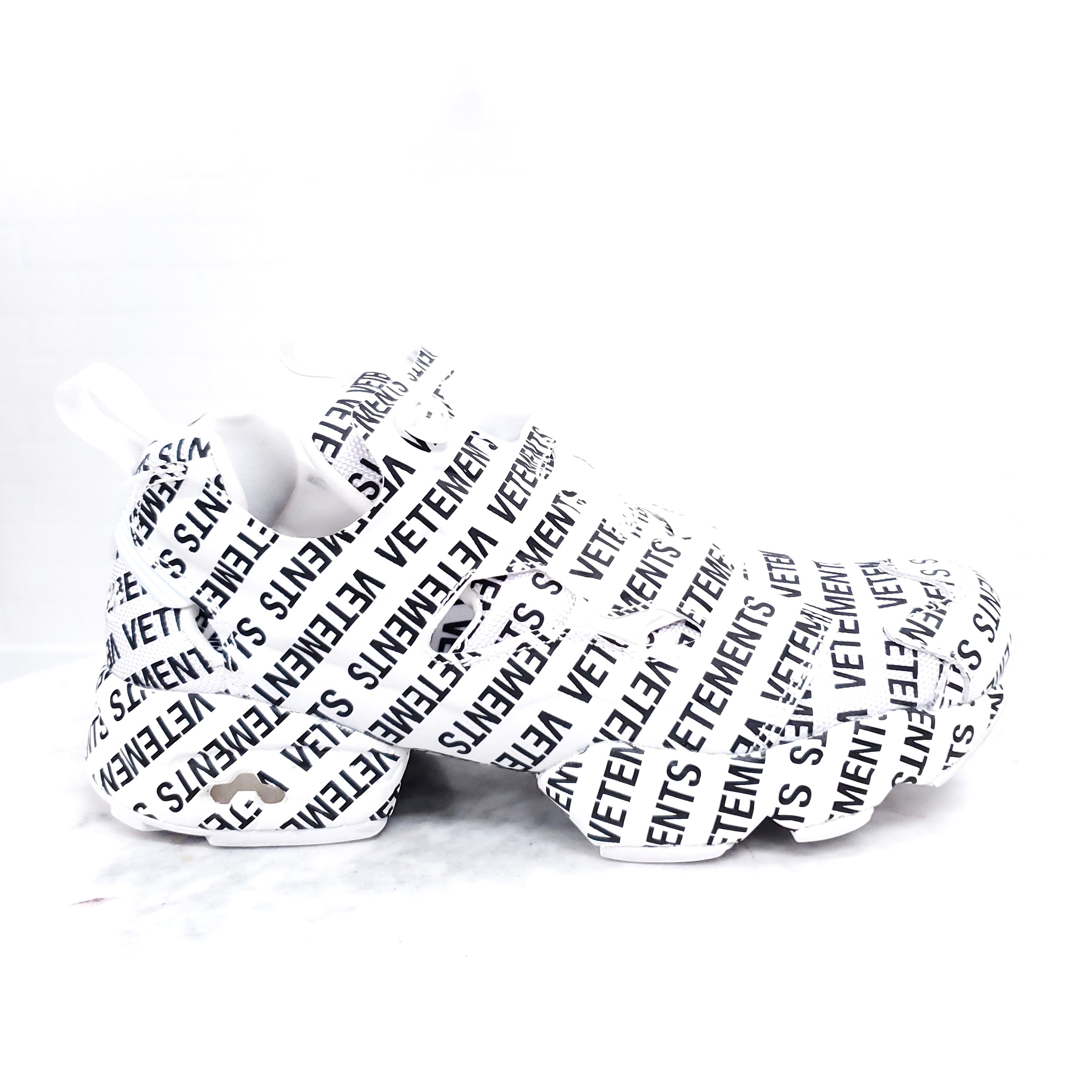 VETEMENTS X REEBOK LOGO SNEAKERS - SIZE 37.5