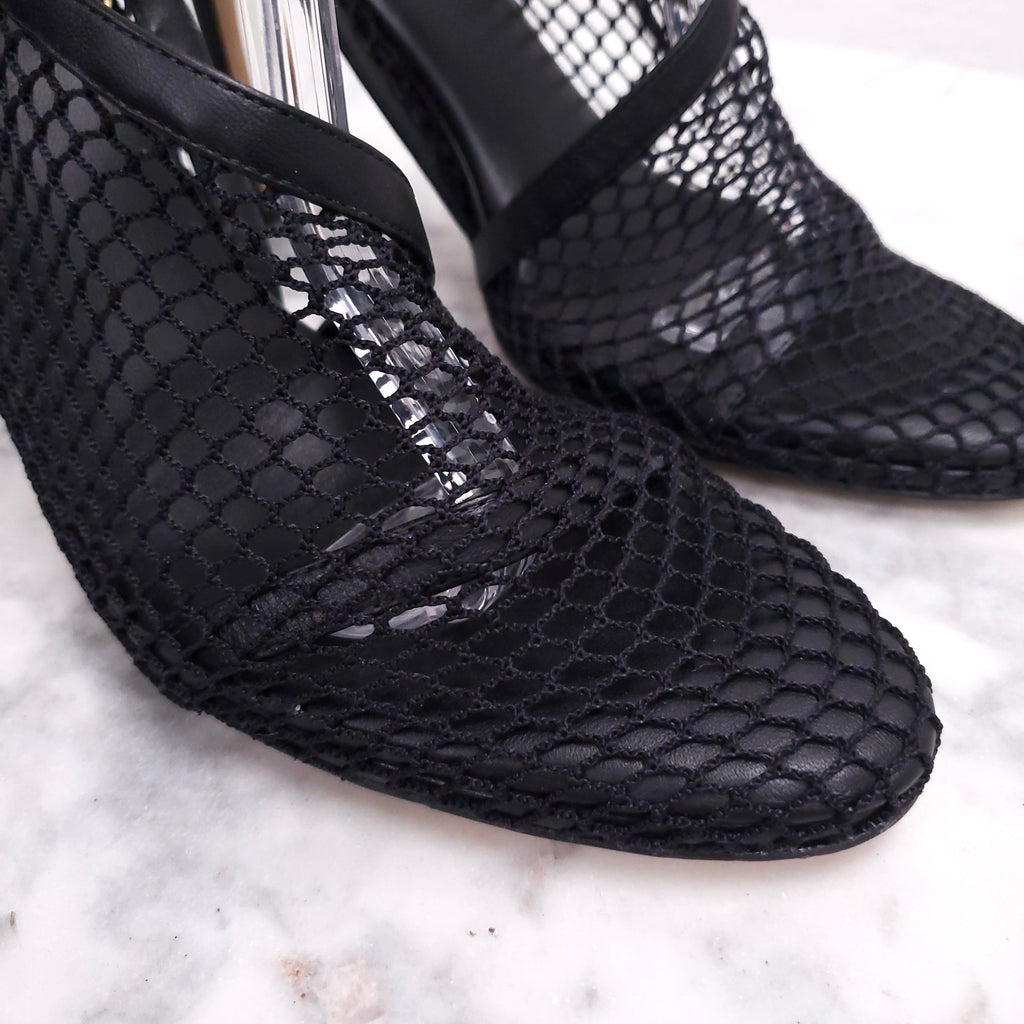 BOTTEGA VENETA BLACK FISHNET HEELS WITH ANKLE CHAIN STRAP - SIZE 37
