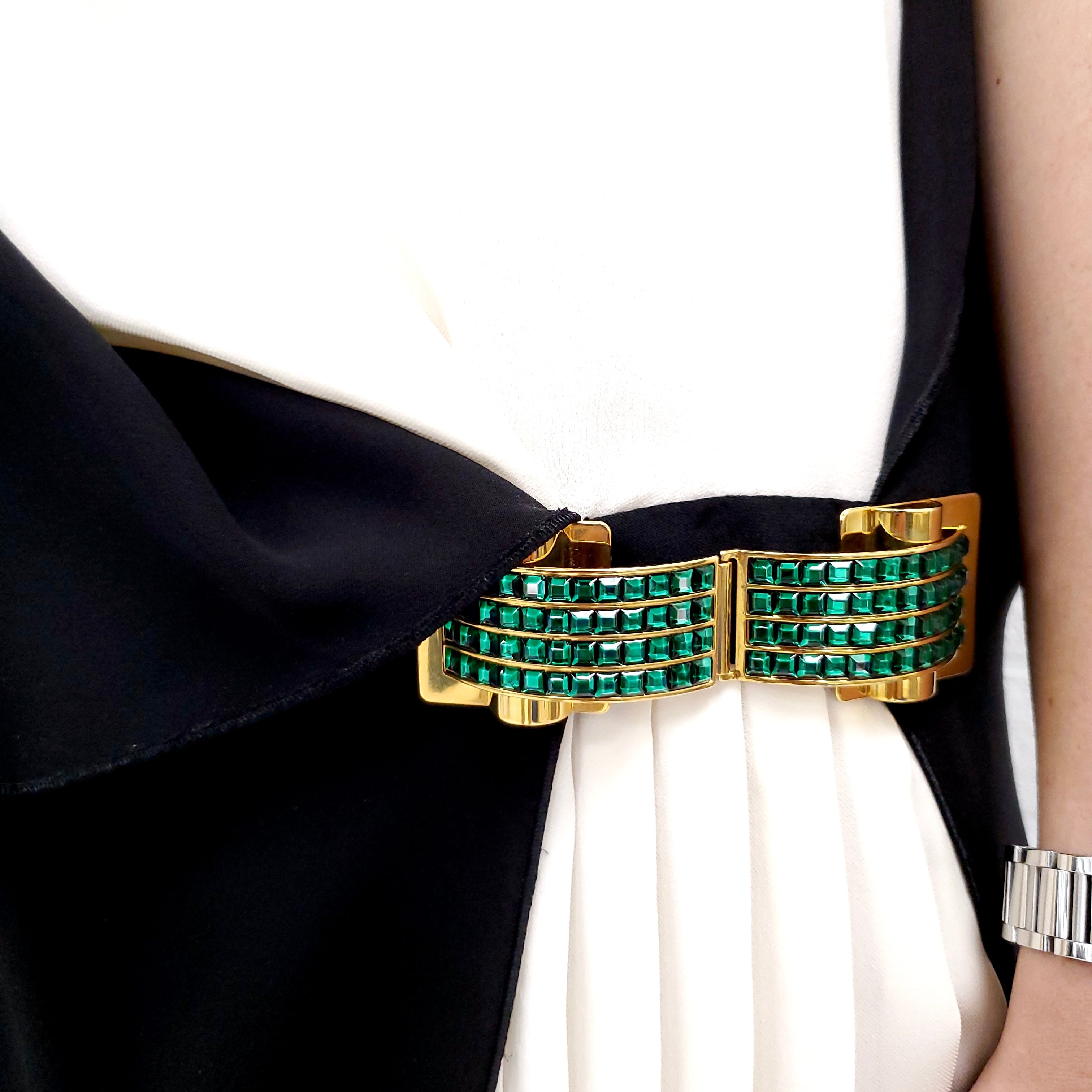 GUCCI BLACK & CREAM PLEATED DRESS WITH GREEN CRYSTAL CLASP ($6900) - SIZE 42