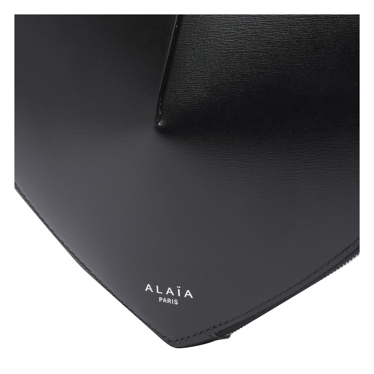 Alaia Women Le Coeur Crossbody Bag