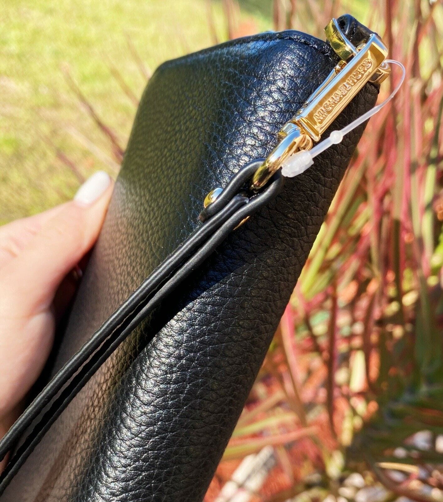 Michael Kors JetSet TravelLarge PhoneWristlet Wallet PebbledLeather Black