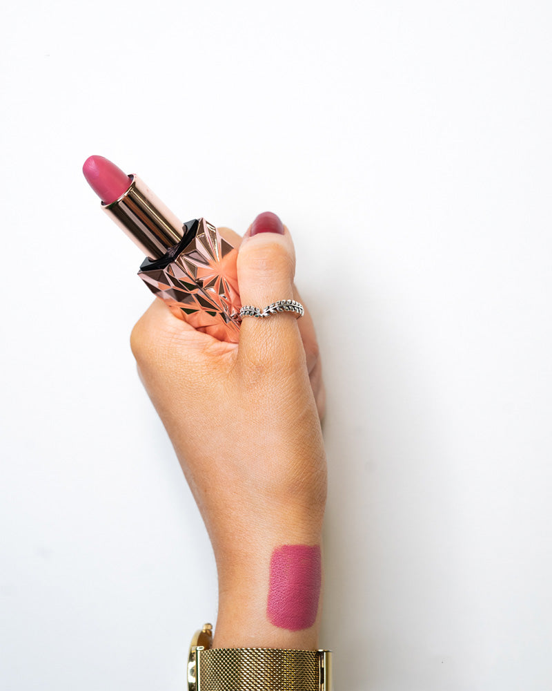 MOUTH OFF! Lipstick Cake Hole