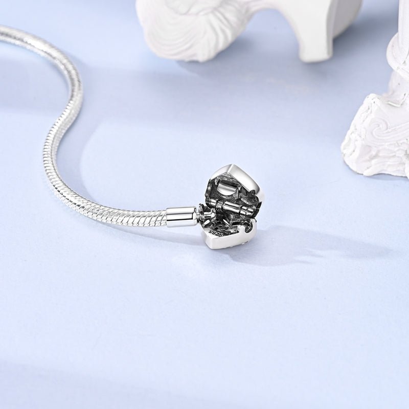 Sparkling Heart Clasp Snake Chain Bracelet
