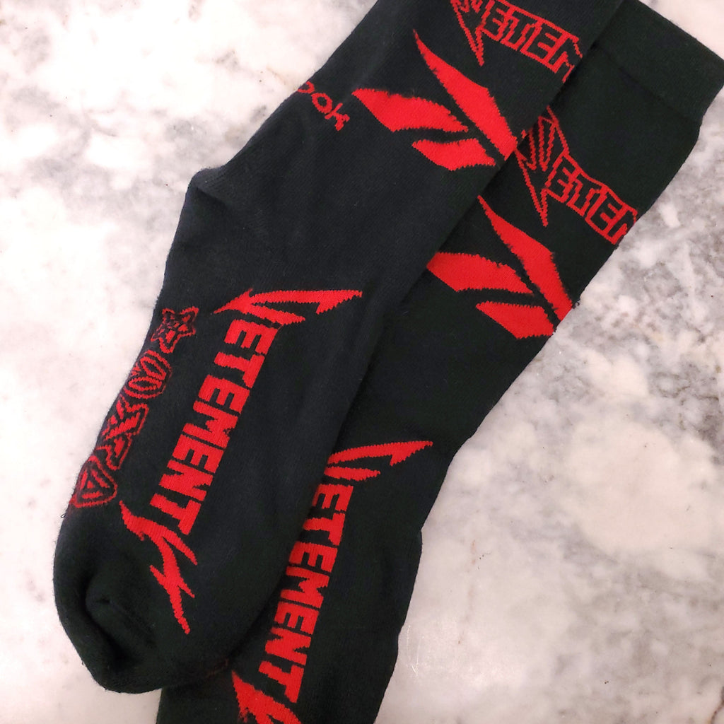 VETEMENTS X REEBOK BLACK SOCKS WITH RED LOGO